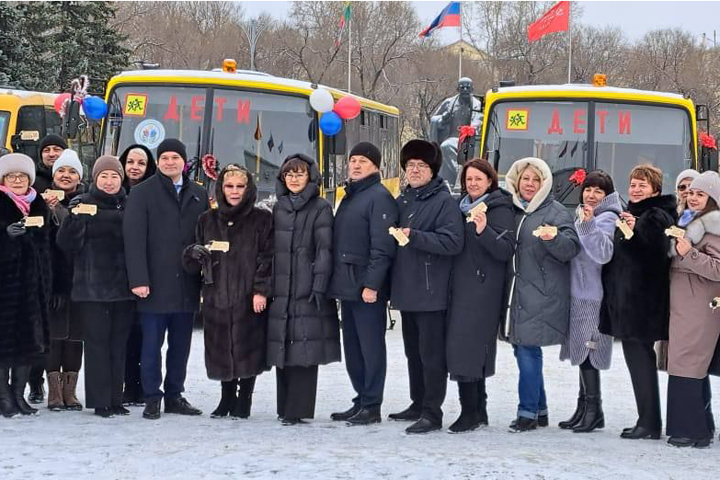 В абаканской школе №23 готовится выйти в первый рейс школьный автобус